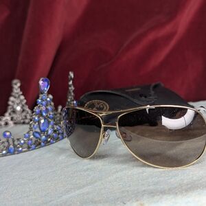 Ray-Ban Gold Aviator Sunglasses